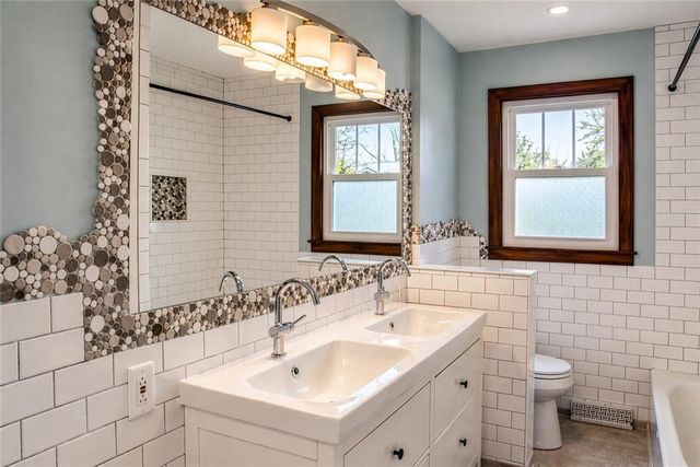 545 JEFFERSON Circle, Liberty, MO 64068