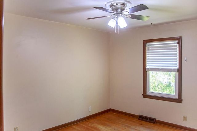 545 JEFFERSON Circle, Liberty, MO 64068