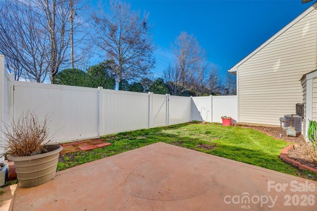 618 Bayou Circle, Clover, SC 29710