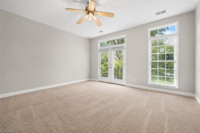 205 Southside Square, Greensboro, NC 27406