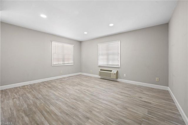 205 Southside Square, Greensboro, NC 27406