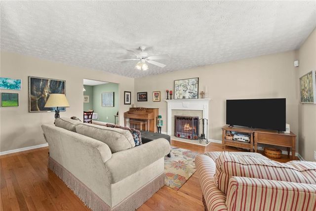 4654 Middleboro Lane, Gainesville, GA 30506