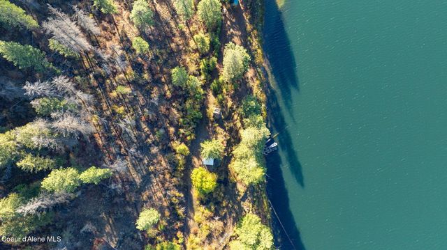 1402 Mirror Lake Rd, Sagle, ID 83860