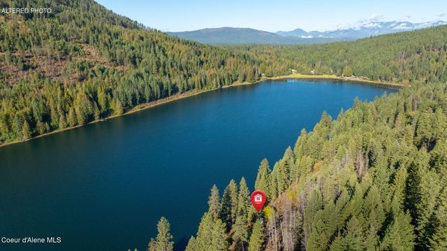 1402 Mirror Lake Rd, Sagle, ID 83860