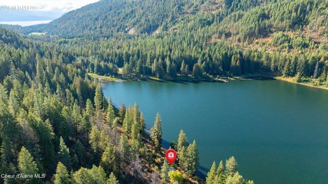 1402 Mirror Lake Rd, Sagle, ID 83860