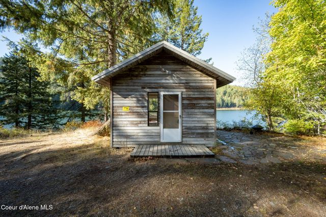 1402 Mirror Lake Rd, Sagle, ID 83860