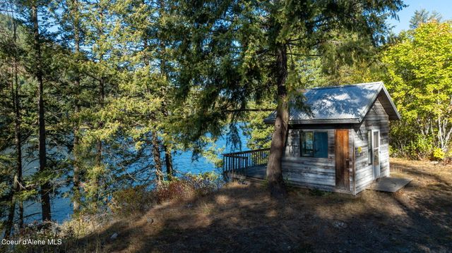 1402 Mirror Lake Rd, Sagle, ID 83860