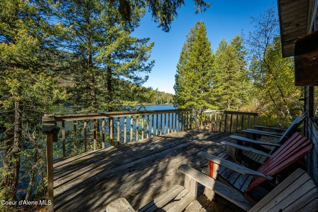 1402 Mirror Lake Rd, Sagle, ID 83860