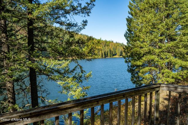 1402 Mirror Lake Rd, Sagle, ID 83860