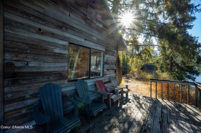 1402 Mirror Lake Rd, Sagle, ID 83860
