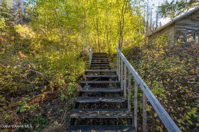 1402 Mirror Lake Rd, Sagle, ID 83860