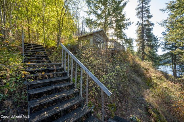1402 Mirror Lake Rd, Sagle, ID 83860