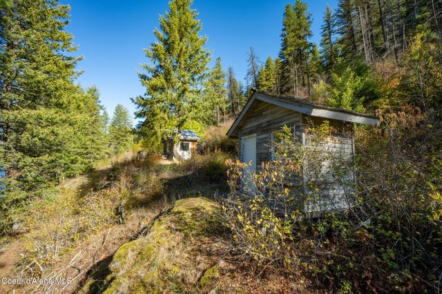 1402 Mirror Lake Rd, Sagle, ID 83860
