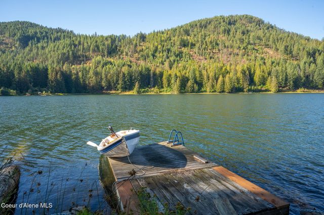 1402 Mirror Lake Rd, Sagle, ID 83860