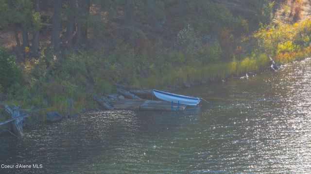 1402 Mirror Lake Rd, Sagle, ID 83860