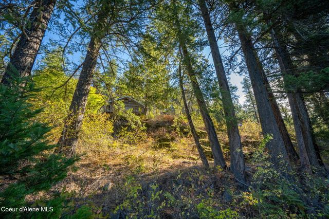1402 Mirror Lake Rd, Sagle, ID 83860