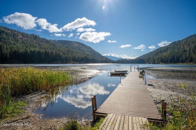 1402 Mirror Lake Rd, Sagle, ID 83860