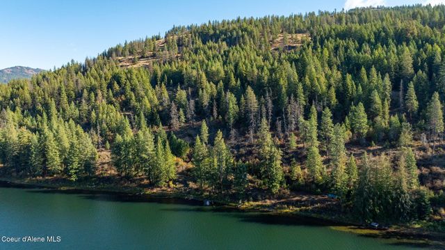 1402 Mirror Lake Rd, Sagle, ID 83860