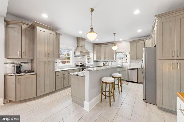 421 N MAIN, Hightstown, NJ 08520