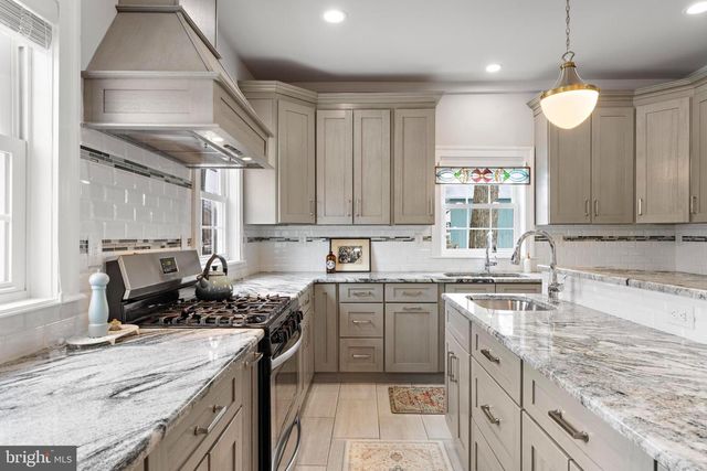 421 N MAIN, Hightstown, NJ 08520