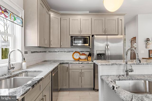 421 N MAIN, Hightstown, NJ 08520