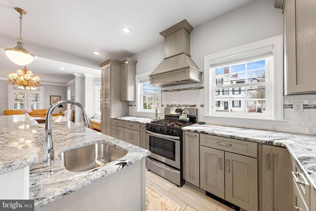 421 N MAIN, Hightstown, NJ 08520