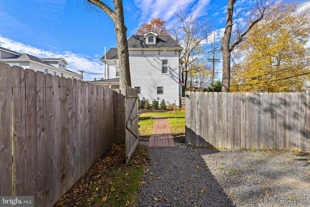 421 N MAIN, Hightstown, NJ 08520