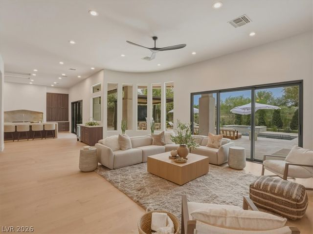 3 Isleworth Drive, Henderson, NV 89052