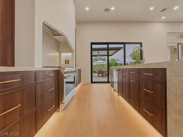 3 Isleworth Drive, Henderson, NV 89052