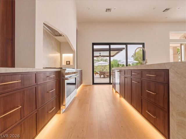 3 Isleworth Drive, Henderson, NV 89052