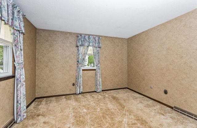 33 Nolte Road, Billerica, MA 01821