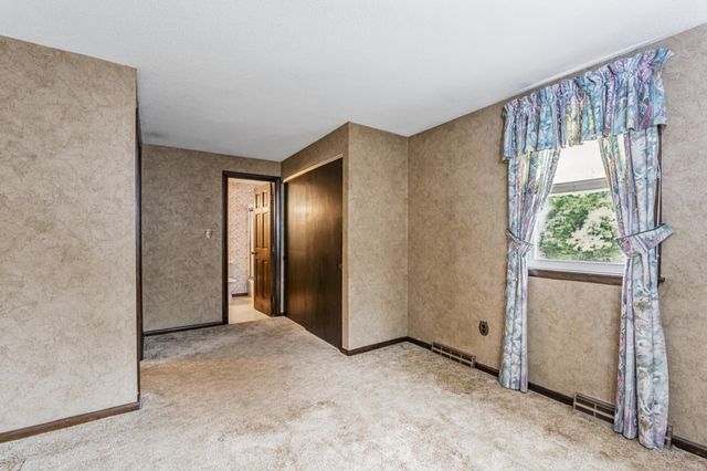 33 Nolte Road, Billerica, MA 01821