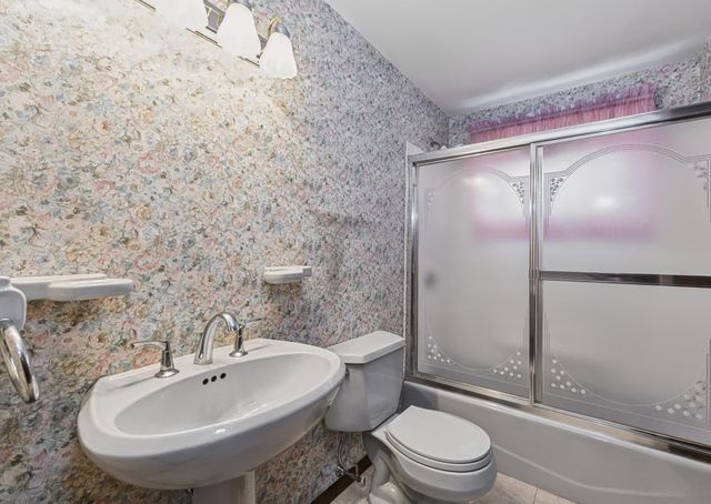 33 Nolte Road, Billerica, MA 01821