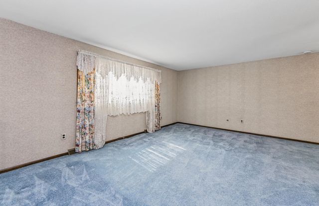 33 Nolte Road, Billerica, MA 01821