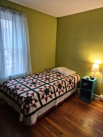 757 South St, Southbridge, MA 01550