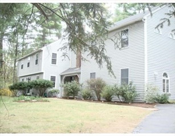 757 South St, Southbridge, MA 01550
