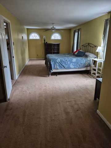 757 South St, Southbridge, MA 01550