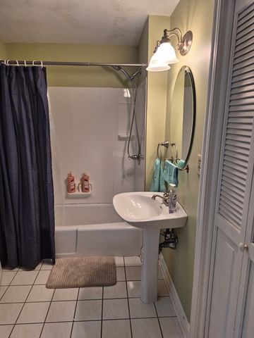 757 South St, Southbridge, MA 01550