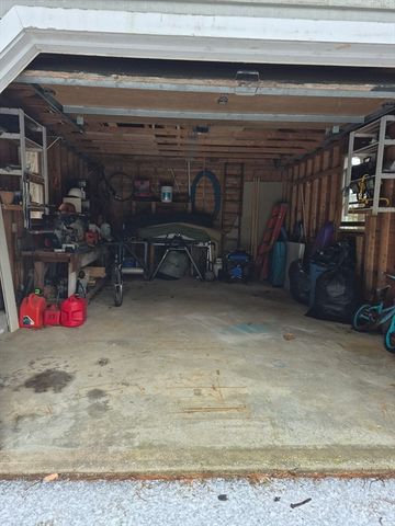 757 South St, Southbridge, MA 01550