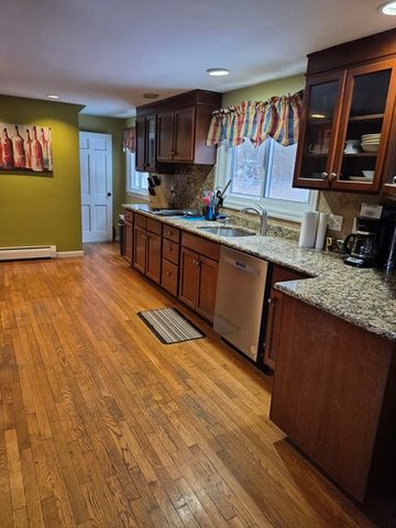 757 South St, Southbridge, MA 01550