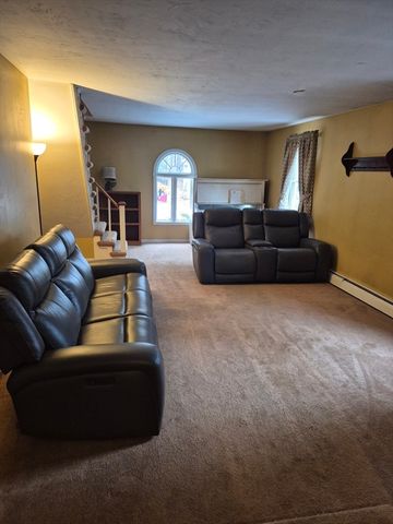 757 South St, Southbridge, MA 01550