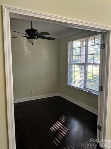 10832 Clark Street, Davidson, NC 28036