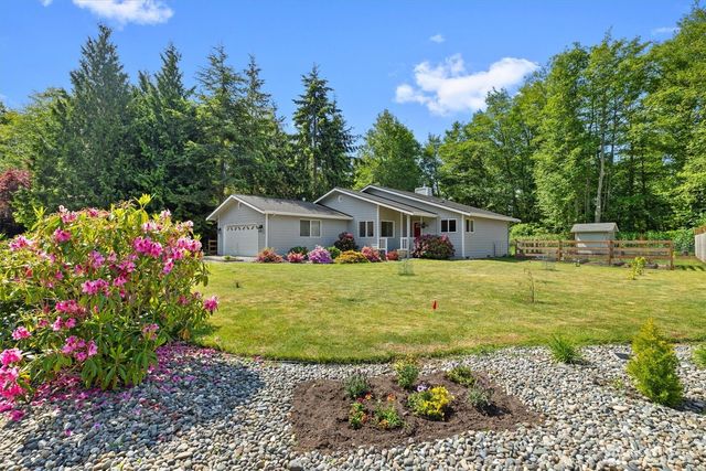 2021 Doe Dr, Oak Harbor, WA 98277