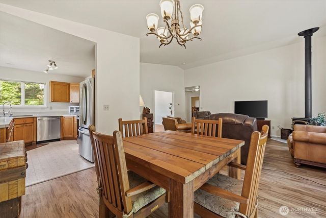 2021 Doe Dr, Oak Harbor, WA 98277