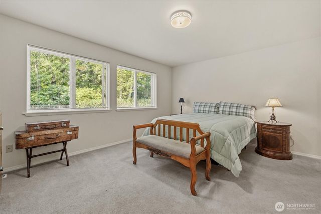 2021 Doe Dr, Oak Harbor, WA 98277