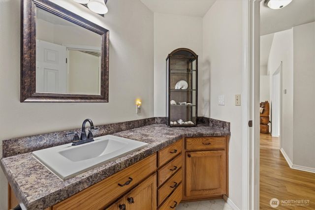 2021 Doe Dr, Oak Harbor, WA 98277