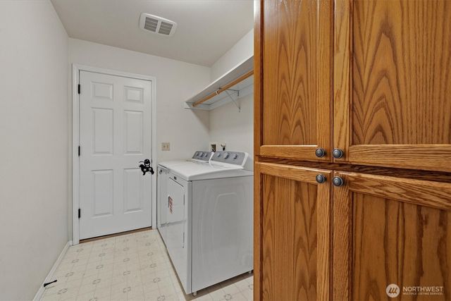2021 Doe Dr, Oak Harbor, WA 98277