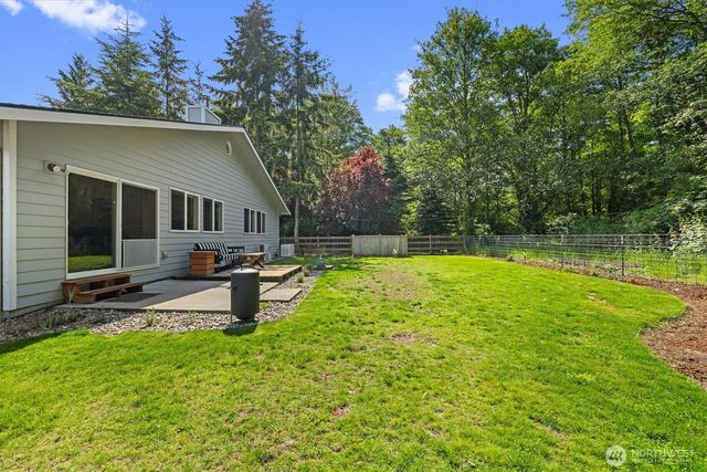 2021 Doe Dr, Oak Harbor, WA 98277
