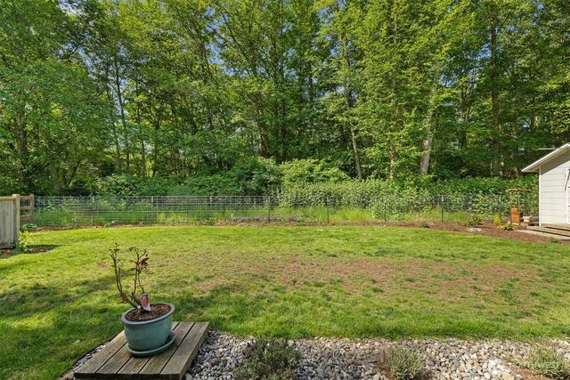 2021 Doe Dr, Oak Harbor, WA 98277