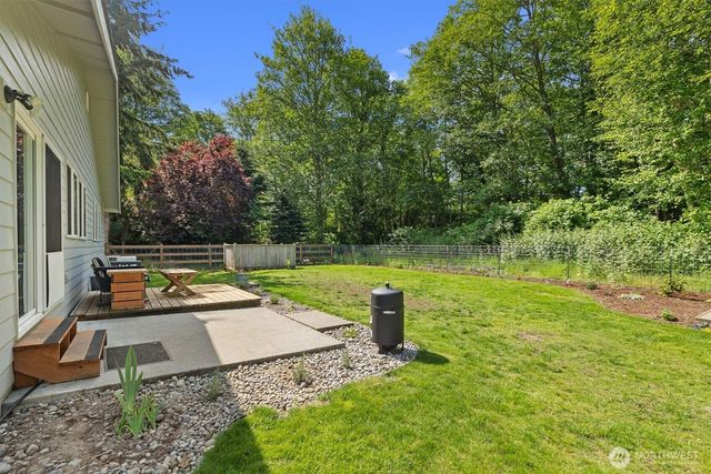 2021 Doe Dr, Oak Harbor, WA 98277